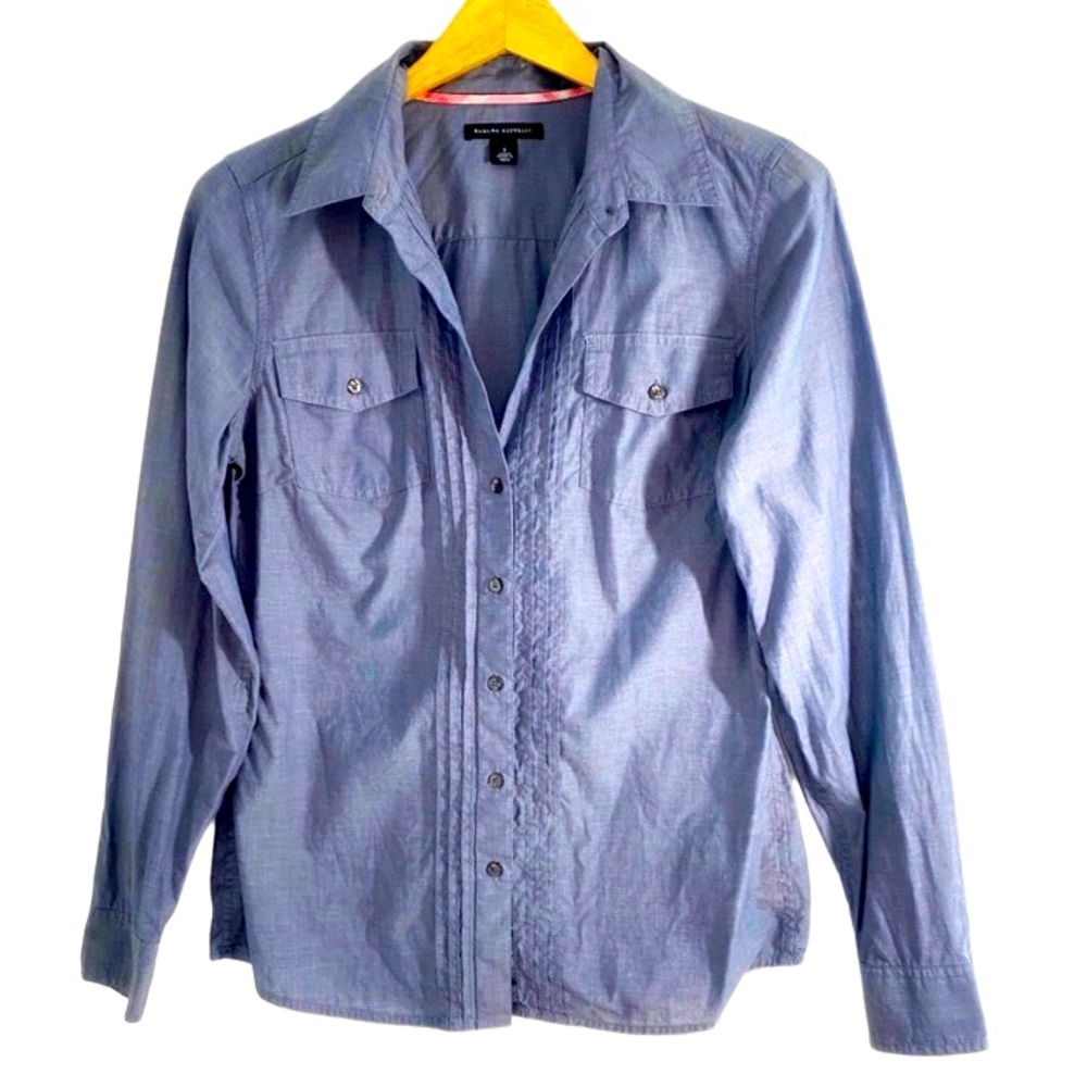 Banana Republic Women’s Indigo Blue Pleated Button Down shirt, Size Small